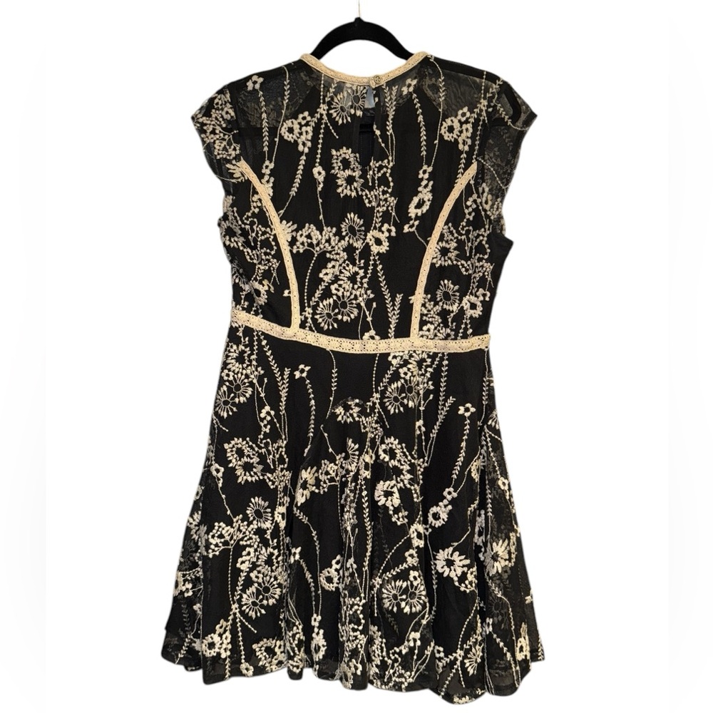 Free People Black and Ivory Women’s Burnout Style Lace Embroidered Dress - Picture 5 of 8